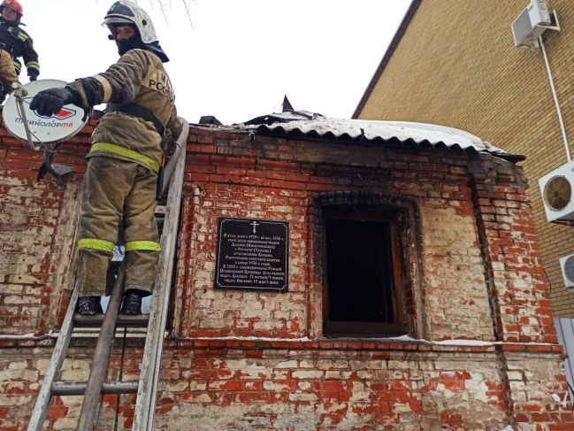 В Курске сгорел «архиерейский» дом