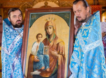 В монастырь прибыла чудотворная икона Божией Матери &quot;Троеручица&quot;. 2020.11.27